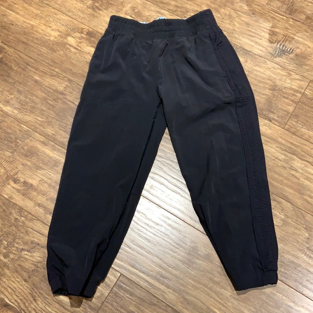 Ivivva crop black pants